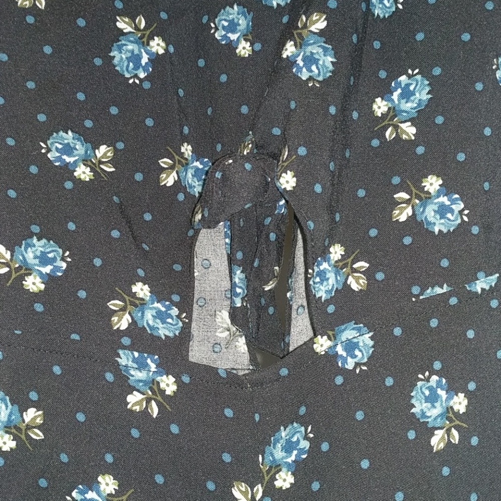 Romper - Picture 2 of 7